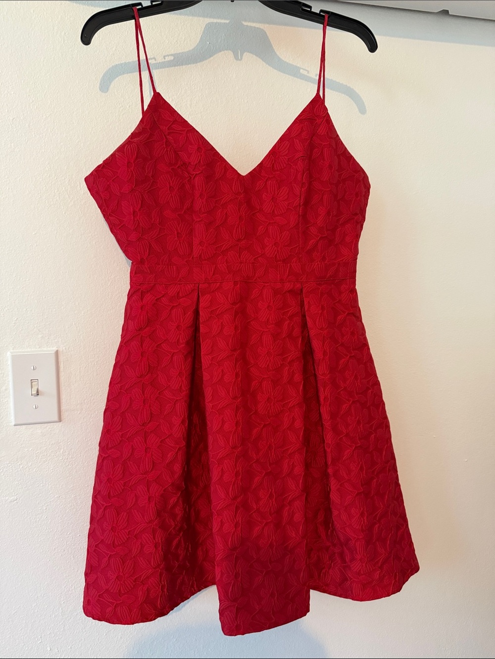 Minuet Petite Red Floral Textured Spaghetti Strap Dress